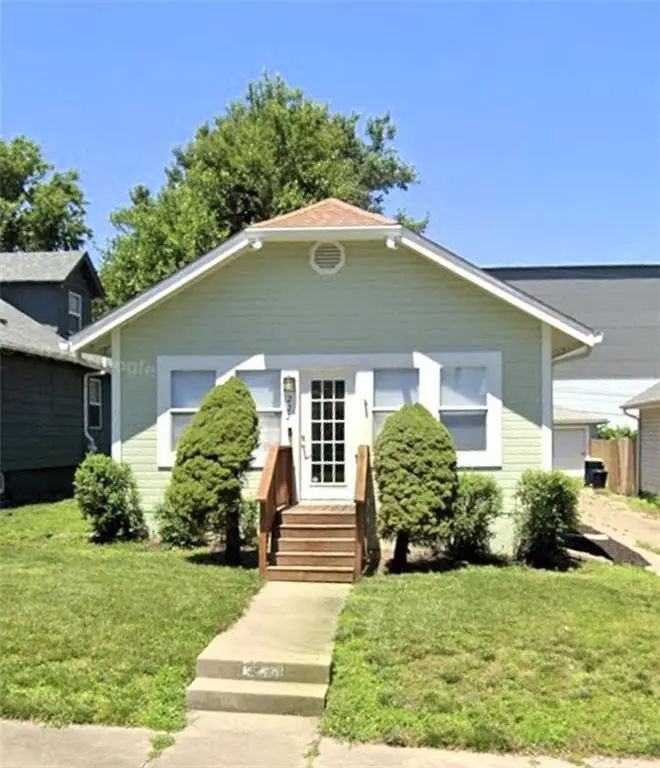 222 W 73rd Terrace, Kansas City, MO 64114 - #1