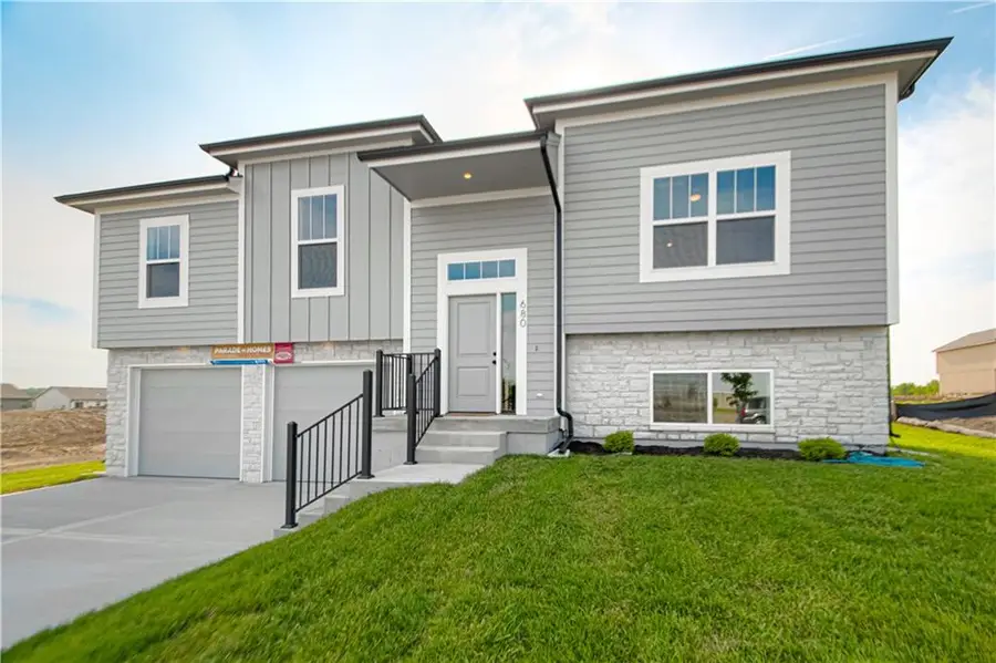 680 S Tybrook Avenue, Independence, MO 64056 - #2