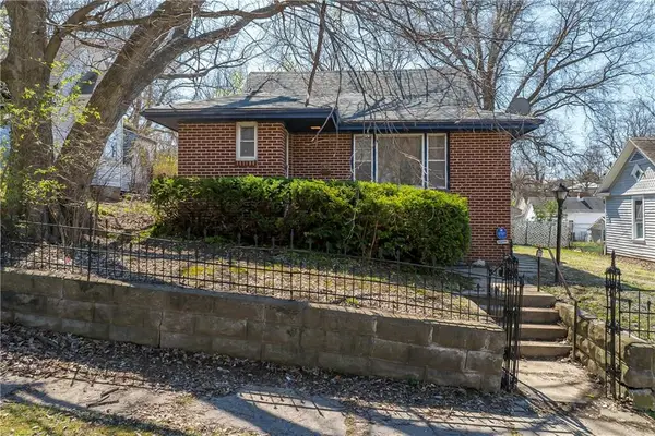808 Woodson Street, St Joseph, MO 64501