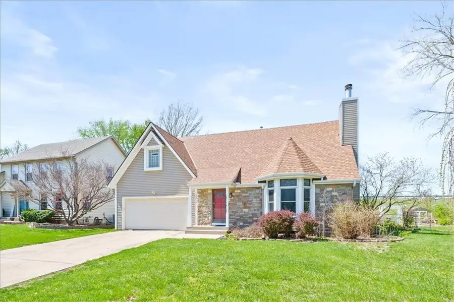15410 Robinson Street, Overland Park, KS 66223 - #2
