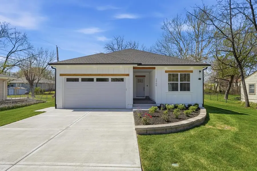 12706 10th Street, Grandview, MO 64030 - #3