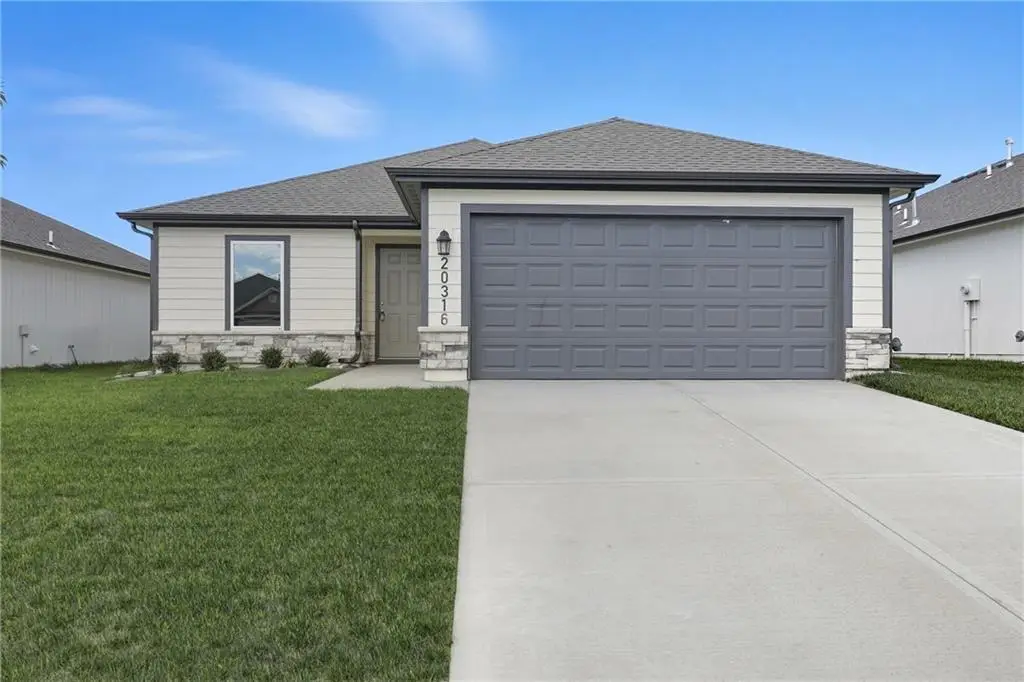 19443 Lincoln Street, Spring Hill, KS 66083 - #1