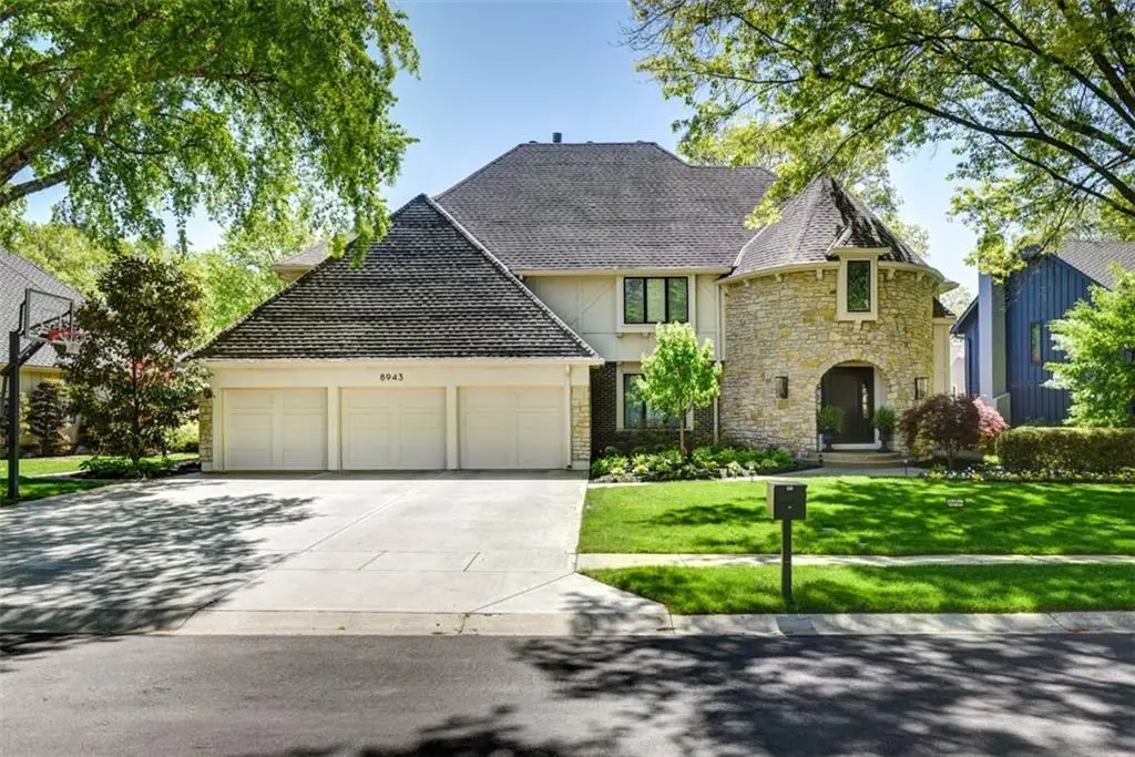 8943 Cedar Drive, Prairie Village, KS 66207 - #1