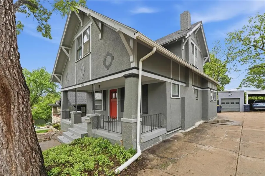 4724 Fairmount Avenue, Kansas City, MO 64112 - #2