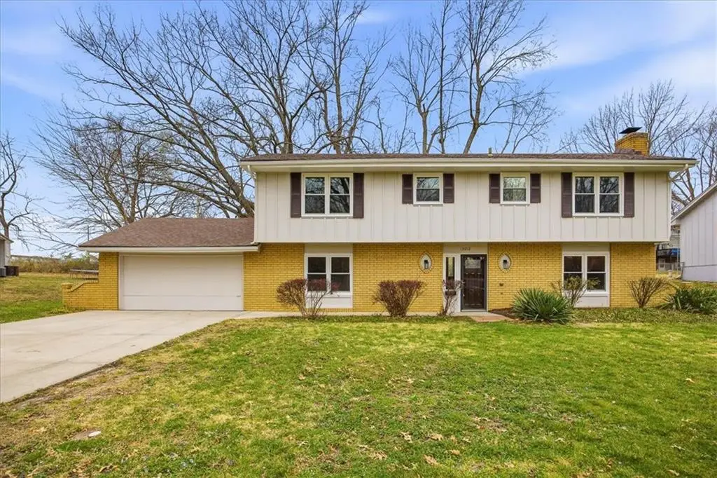 13012 Bristol Avenue, Grandview, MO 64030 - #1