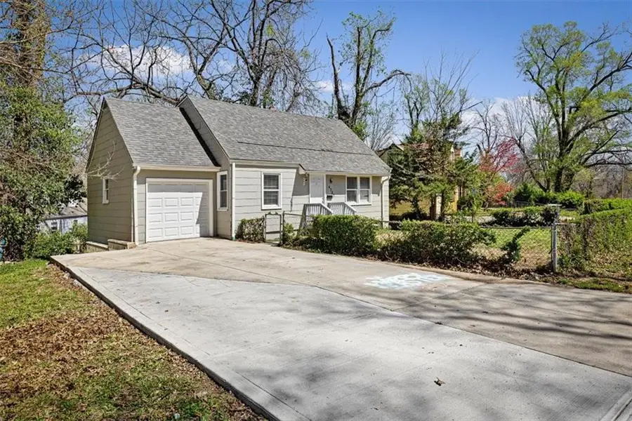 4307 Lister Avenue, Kansas City, MO 64130 - #3