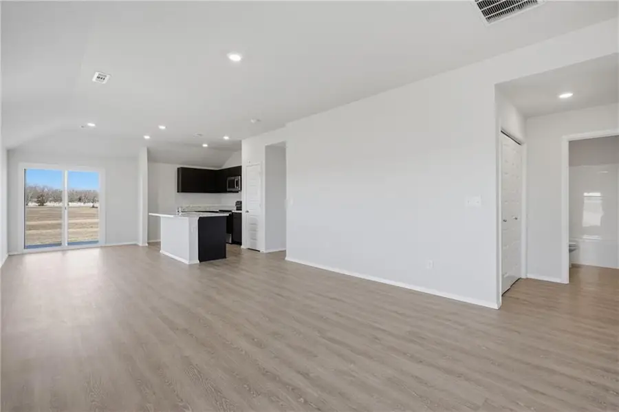 441 Rock Creek Drive, Tonganoxie, KS 66086 - #2