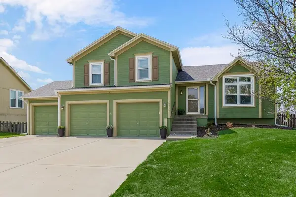 10912 N Manchester Avenue, Kansas City, MO 64157