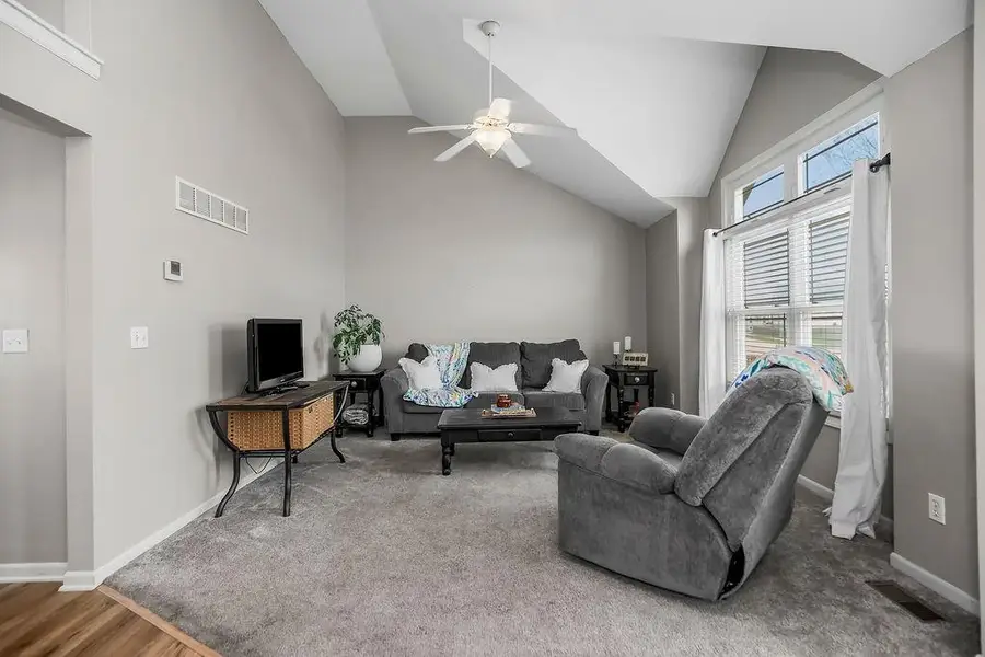 10912 N Manchester Avenue, Kansas City, MO 64157 - #2