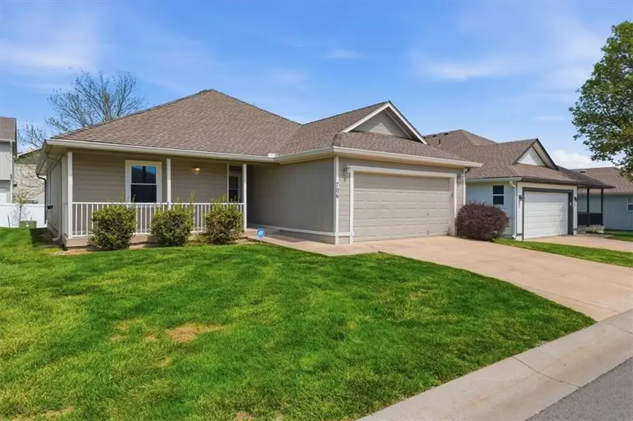 706 E Saturn Drive, Raymore, MO 64083 - #2