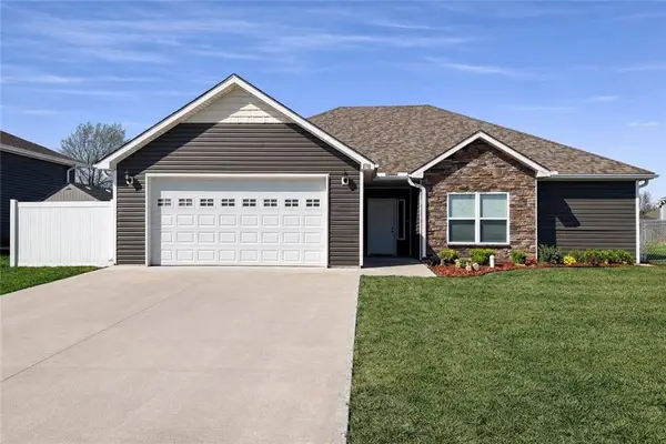 1700 W 6th Street Terrace, Knob Noster, MO 65336