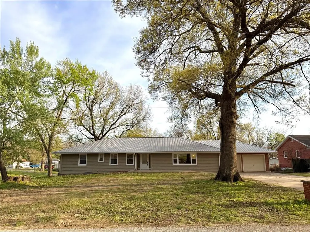 205 W Workman Street, Knob Noster, MO 65336 - #1