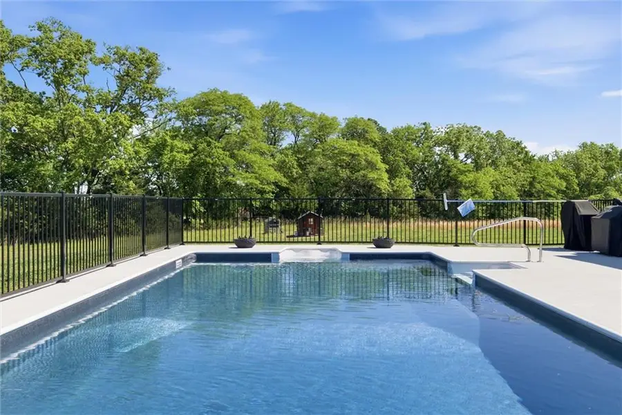 20143 Tonganoxie Drive, Tonganoxie, KS 66086 - #2