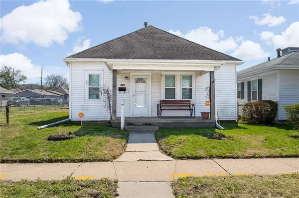 224 W Hyde Park Avenue, St Joseph, MO 64504
