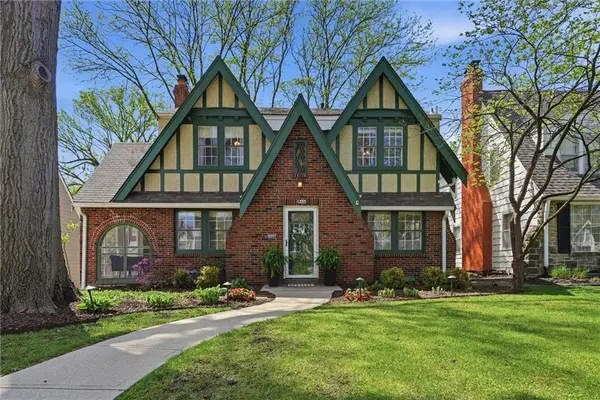 1233 W 72nd Street, Kansas City, MO 64114