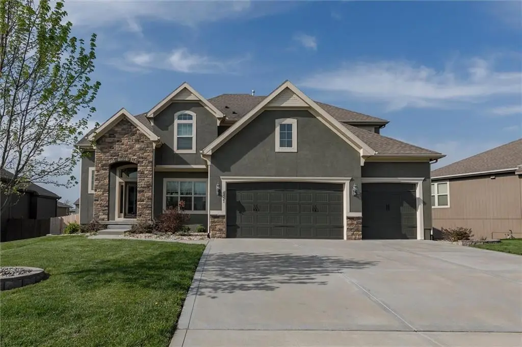 1521 SW Cross Creek Drive, Lees Summit, MO 64082 - #1