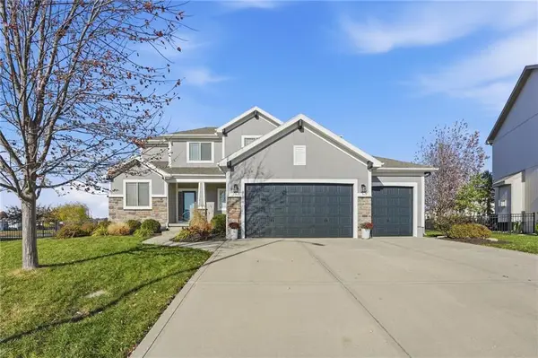 3106 SE 3rd Terrace, Lee's Summit, MO 64063