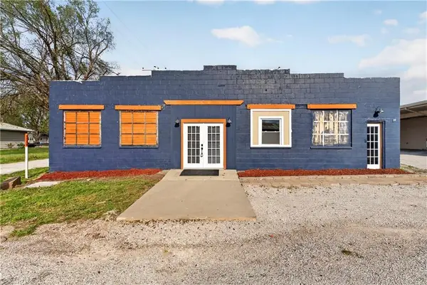 405 N Virginia Avenue, Adrian, MO 64720