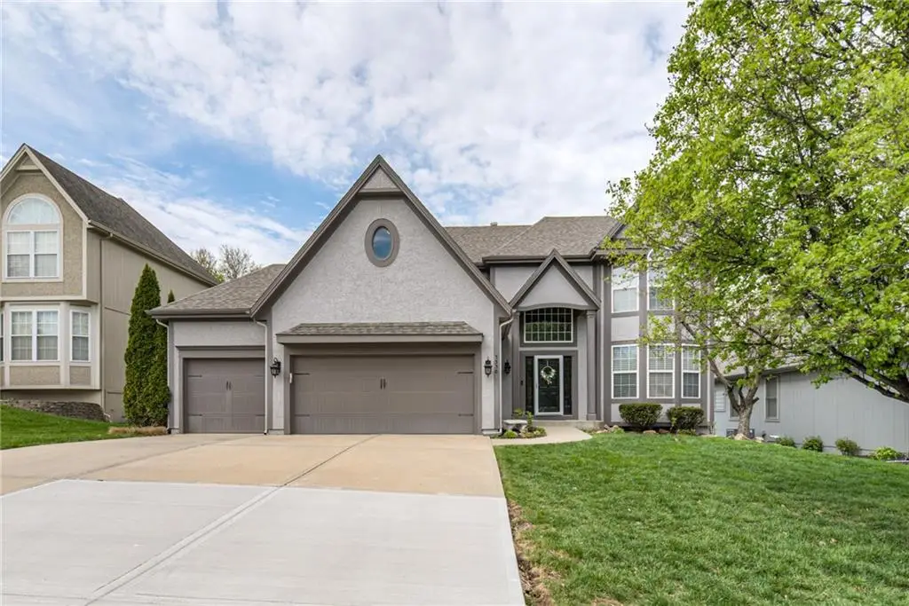 7330 Charles Street, Shawnee, KS 66216 - #1