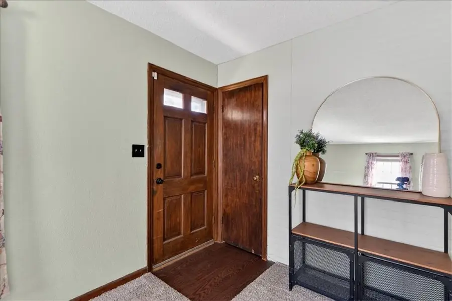 1715 N Dodgion Avenue, Independence, MO 64050 - #2