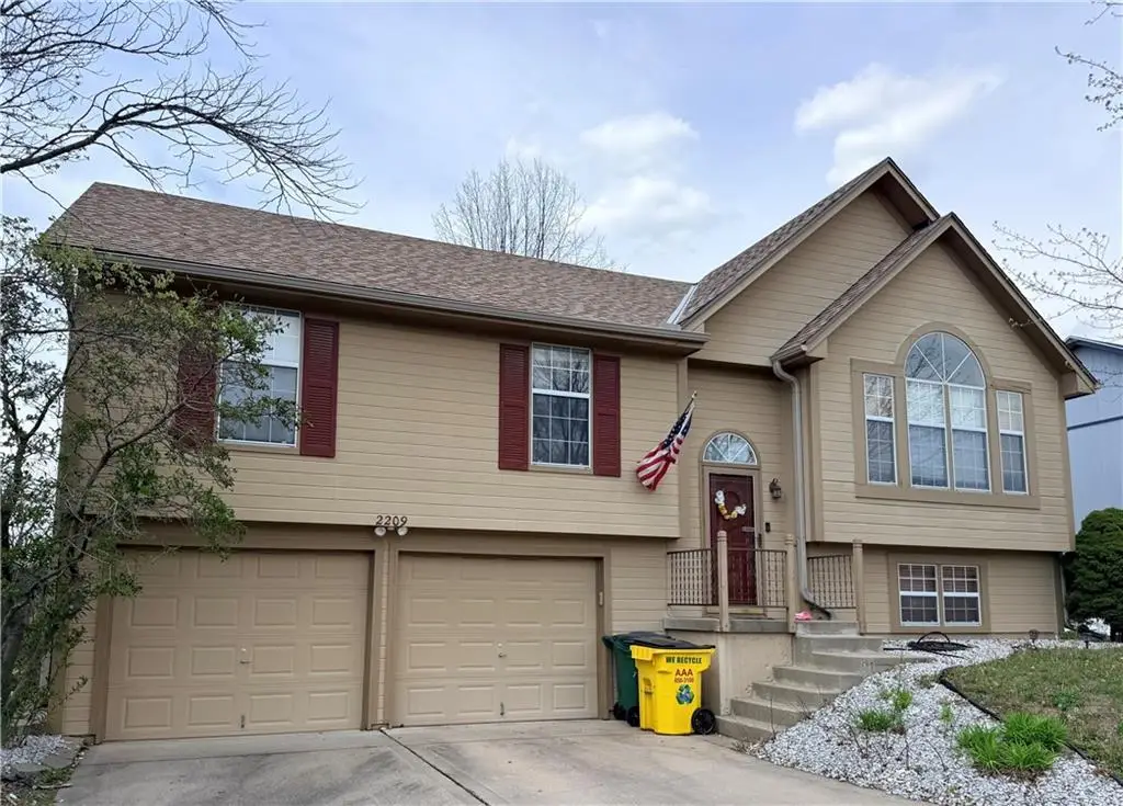 2209 NE Maybrook Drive, Blue Springs, MO 64029 - #1