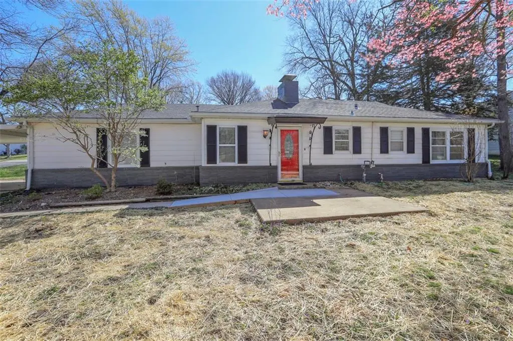 10001 E 31st Street, Independence, MO 64052 - #1