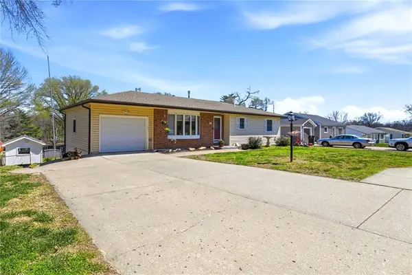 4305 Shrine Park Road, Leavenworth, KS 66048