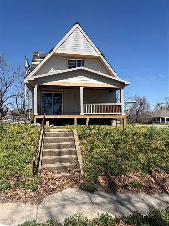 900 Cleveland Avenue, Kansas City, KS 66101 - #1