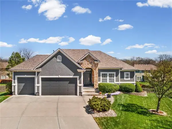 2841 NE Marywood Court, Lee's Summit, MO 64086