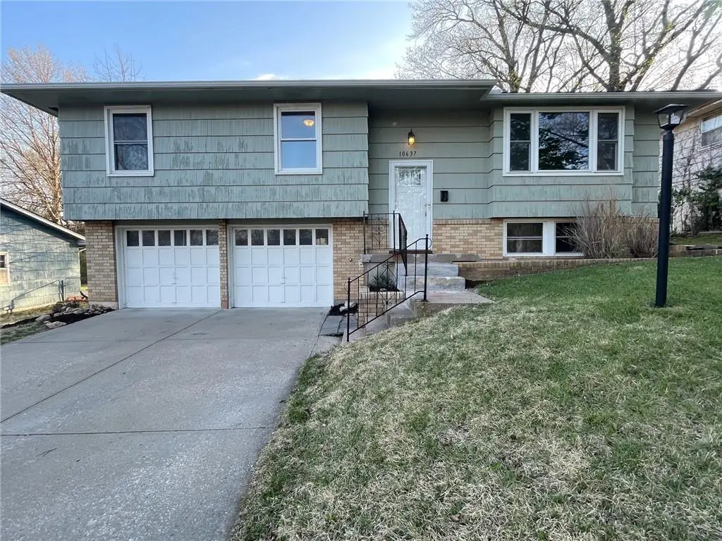 10637 College Avenue, Kansas City, MO 64137 - #1