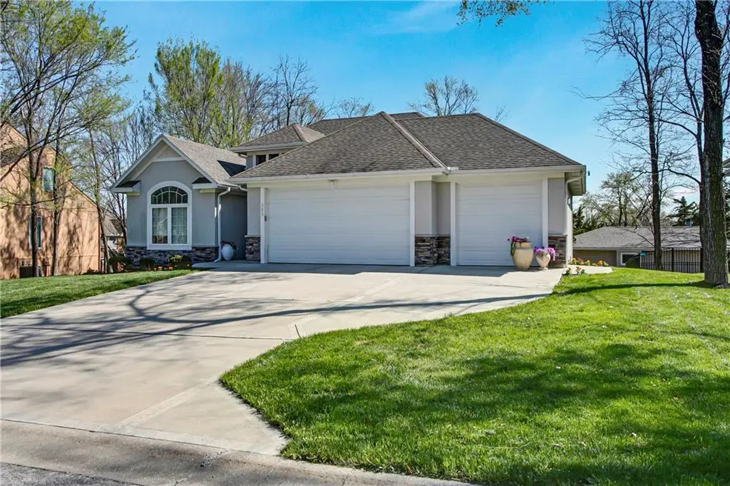 303 E 126th Street, Kansas City, MO 64145 - #1