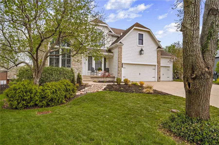 5209 W 161st Street, Stilwell, KS 66085 - #2