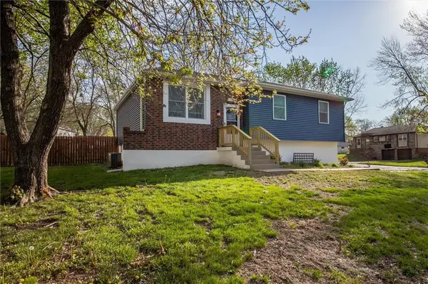 2807 NW Milford Place, Blue Springs, MO 64015