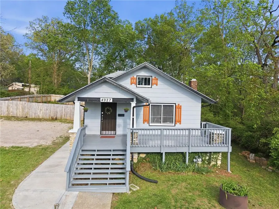 4927 Woodland Avenue, Kansas City, MO 64110 - #2
