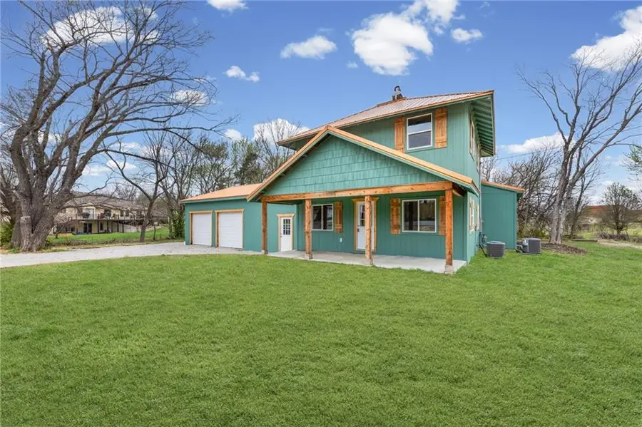 315 E Park Road, Garnett, KS 66032 - #3