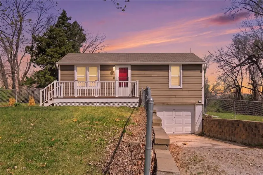 6200 NE Russell Road, Kansas City, MO 64117 - #2