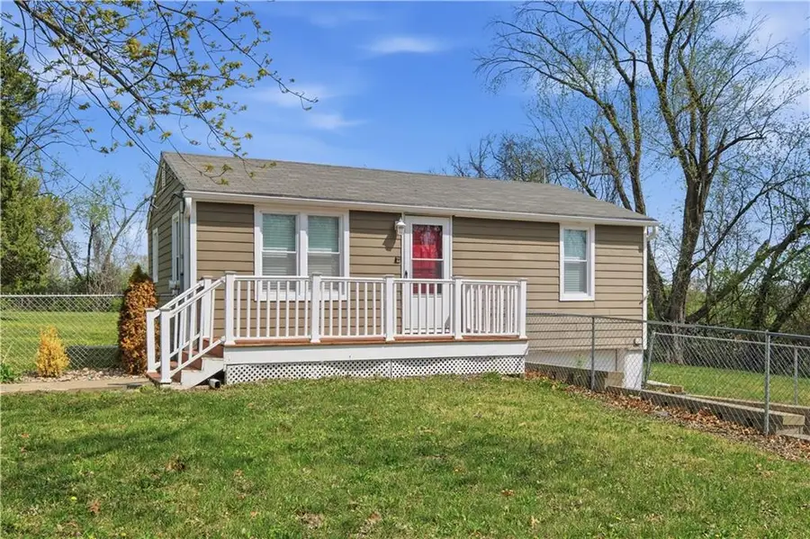 6200 NE Russell Road, Kansas City, MO 64117 - #3