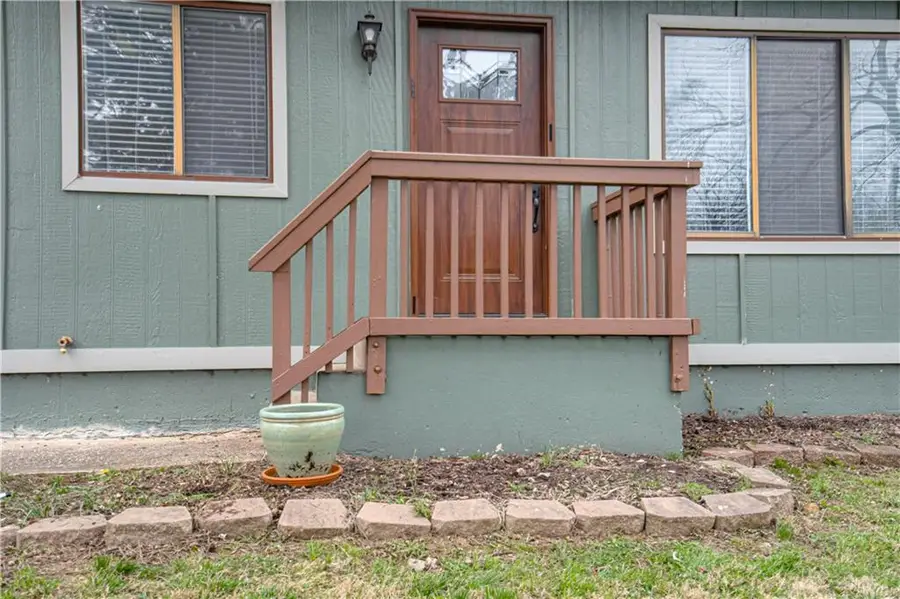 1818 5th Avenue, Leavenworth, KS 66048 - #3