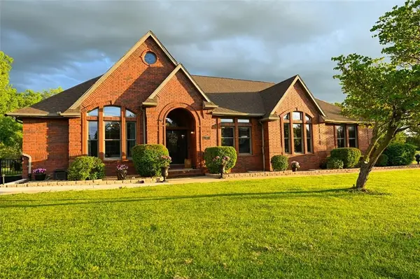 1 Shamrock Drive, Lamar, MO 64759