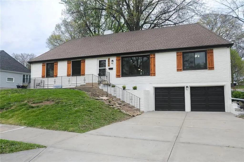 4801 NE Sherwood Drive, Kansas City, MO 64119 - #1