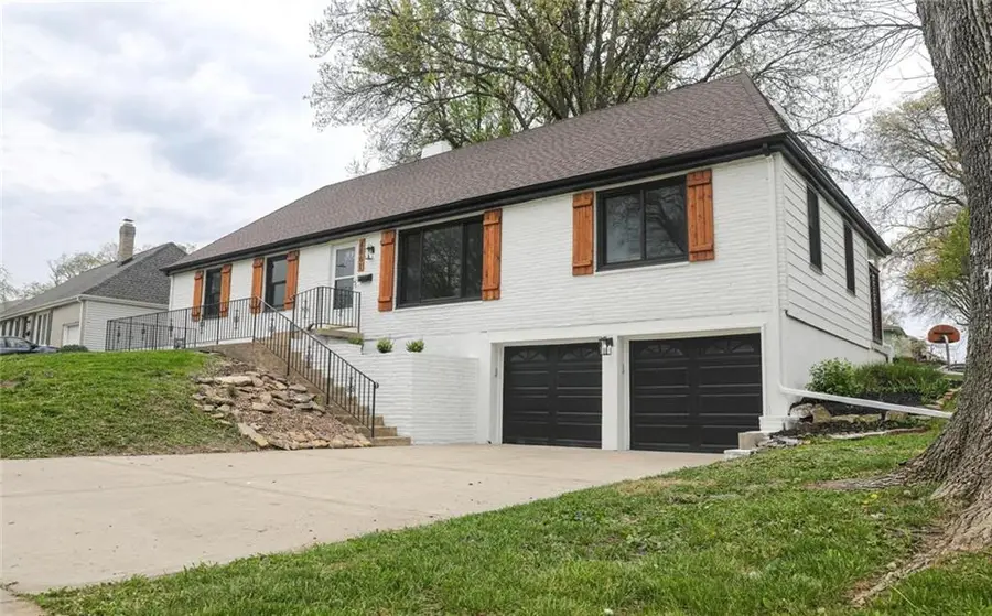 4801 NE Sherwood Drive, Kansas City, MO 64119 - #2