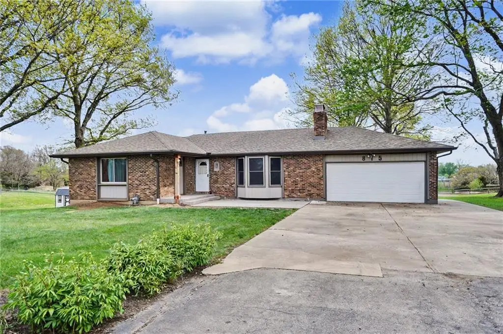 815 Kouns Lane, Edwardsville, KS 66111 - #1