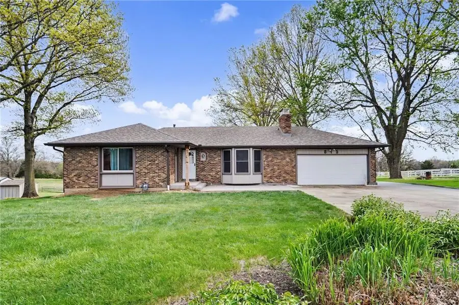 815 Kouns Lane, Edwardsville, KS 66111 - #2