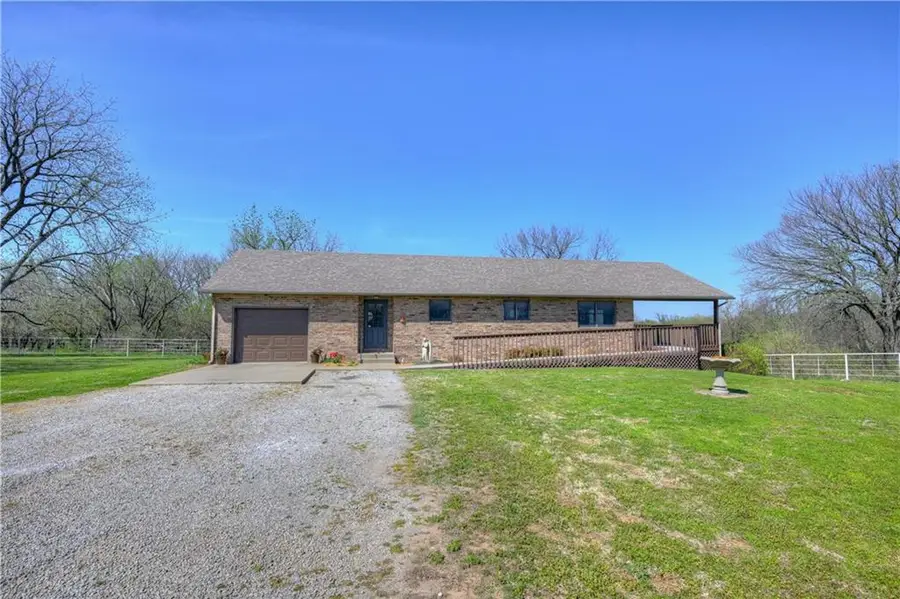 286 S 160th Street, Girard, KS 66743 - #2
