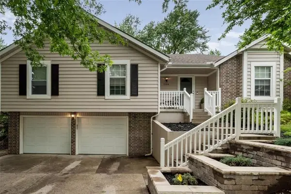 1204 NE Hendrix Drive, Lee's Summit, MO 64086