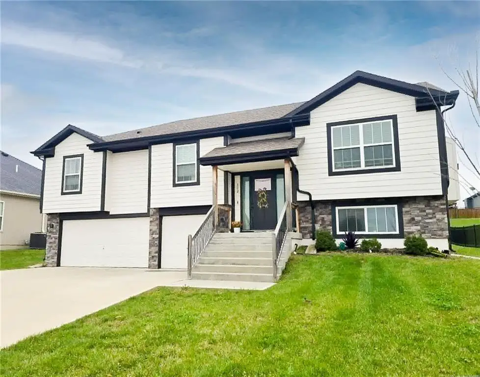 802 Wright Street, Pleasant Hill, MO 64080 - #1
