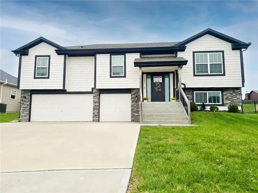 802 Wright Street, Pleasant Hill, MO 64080 - #2