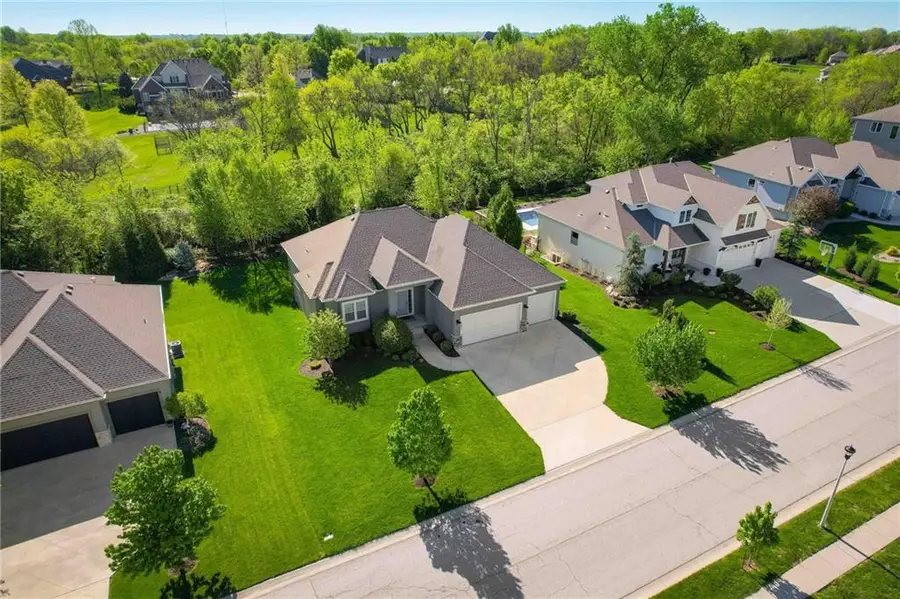 11427 S Redbud Lane, Olathe, KS 66061 - #2