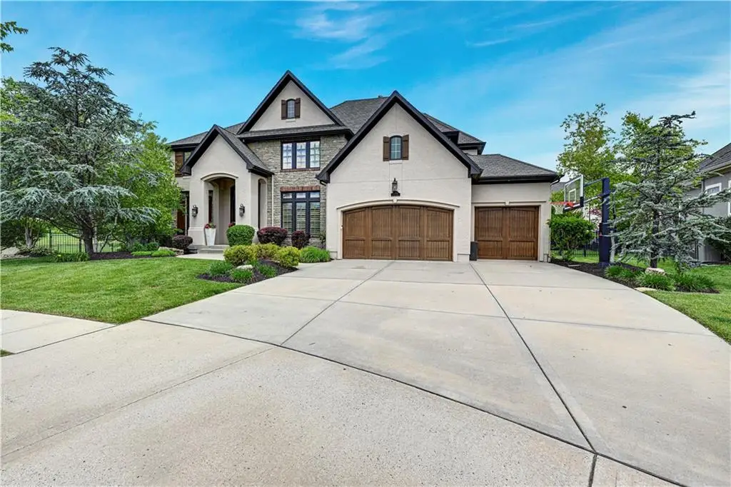 11204 W 165th Street, Overland Park, KS 66062 - #1