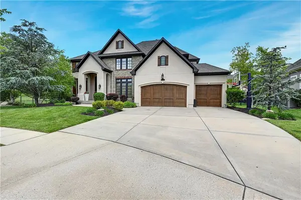 11204 W 165th Street, Overland Park, KS 66062